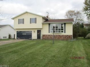 7215 Lynbrook Dr, Bedford, OH 44146