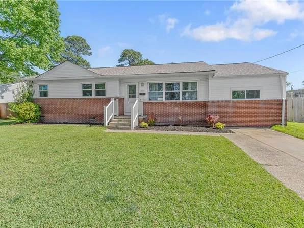 5556 Shadowwood Dr, Virginia Beach, VA 23455