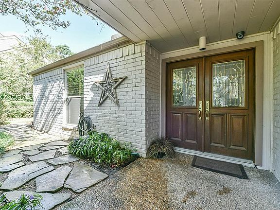 2nd image of 10114 Meadow Lake Ln