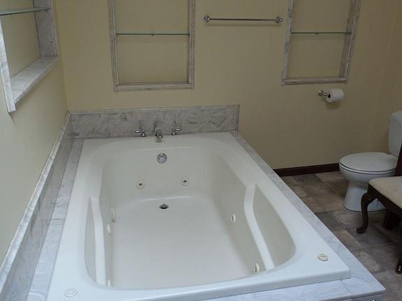Two person whirlpool