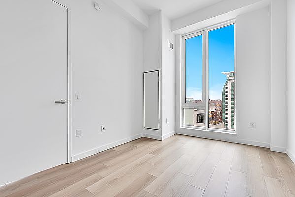 1st image of 29-17 40th Ave #502