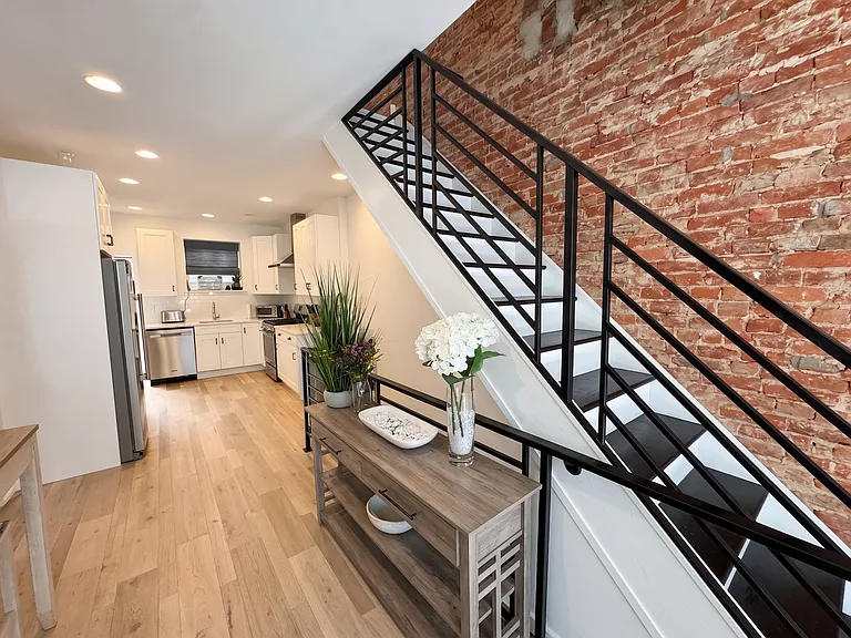 1319 McKean St — Photo 4