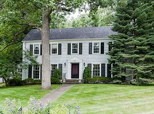 2040 Glenway Dr SE, Cedar Rapids, IA 52403