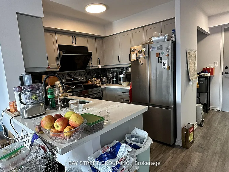 51 Baffin Ct #611 — Photo 8