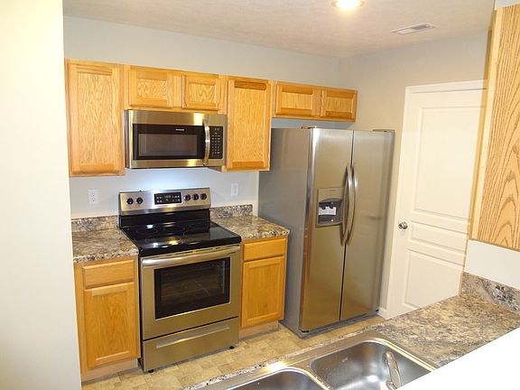 5th image of 467 Leslie Ct