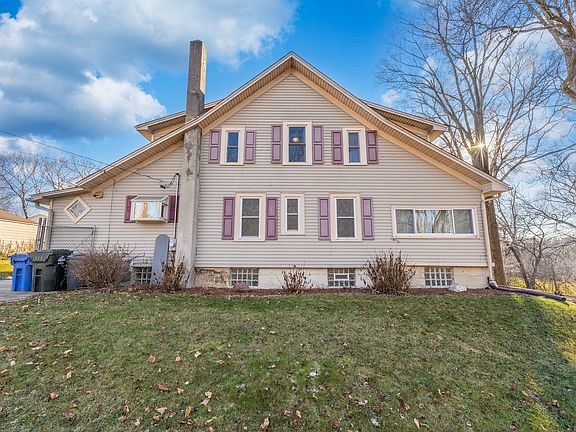 2nd image of 218 Cottage Ave