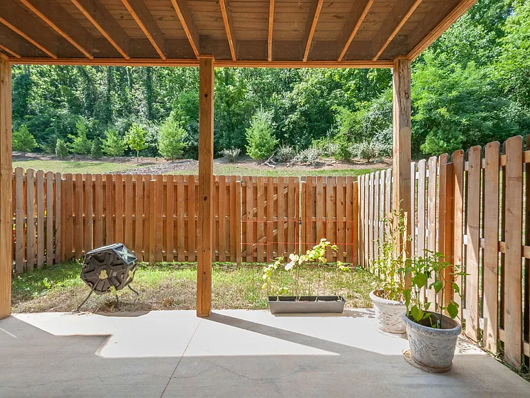207 Stonecrest Cir — Photo 31