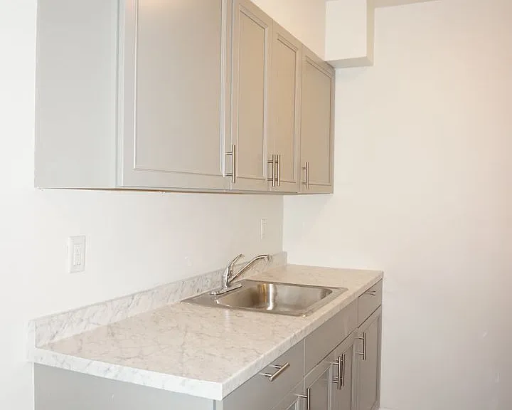 1 Oakland Ter — Photo 16