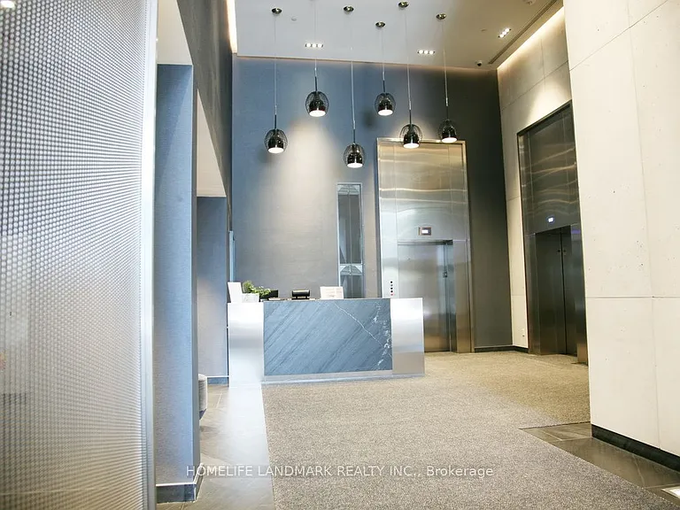 28 Wellesley St E #306 — Photo 4