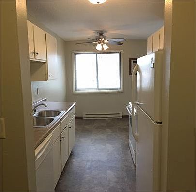 2nd image of 1151 Prairie Pkwy #10