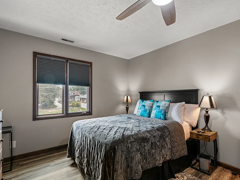 5008 NW Radial Hwy #2 — Photo 26