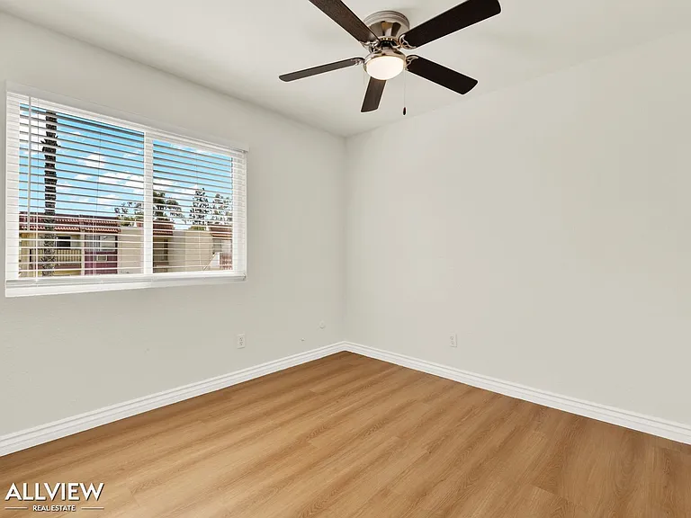 980 E Mission Ave — Photo 20