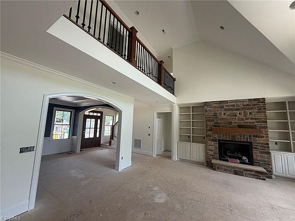 5th image of 405 Ambler Rd