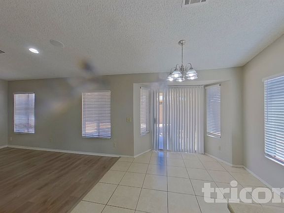 3rd image of 601 E Palomino Dr