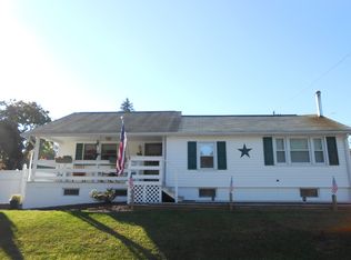 16 E Kendig Rd, Willow Street, PA 17584
