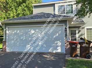 2127 Grenadier Ave N, Oakdale, MN 55128