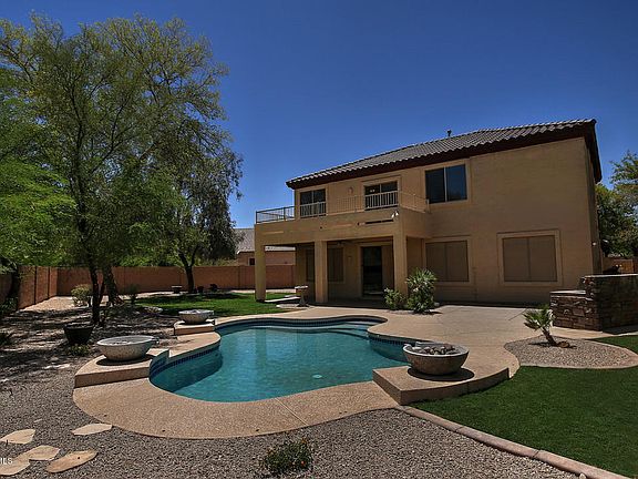 3rd image of 18460 W Sweet Acacia Dr