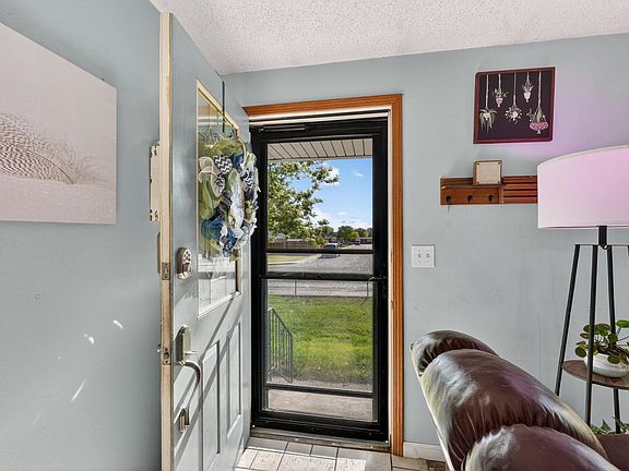 3rd image of 3982 Teal Ave