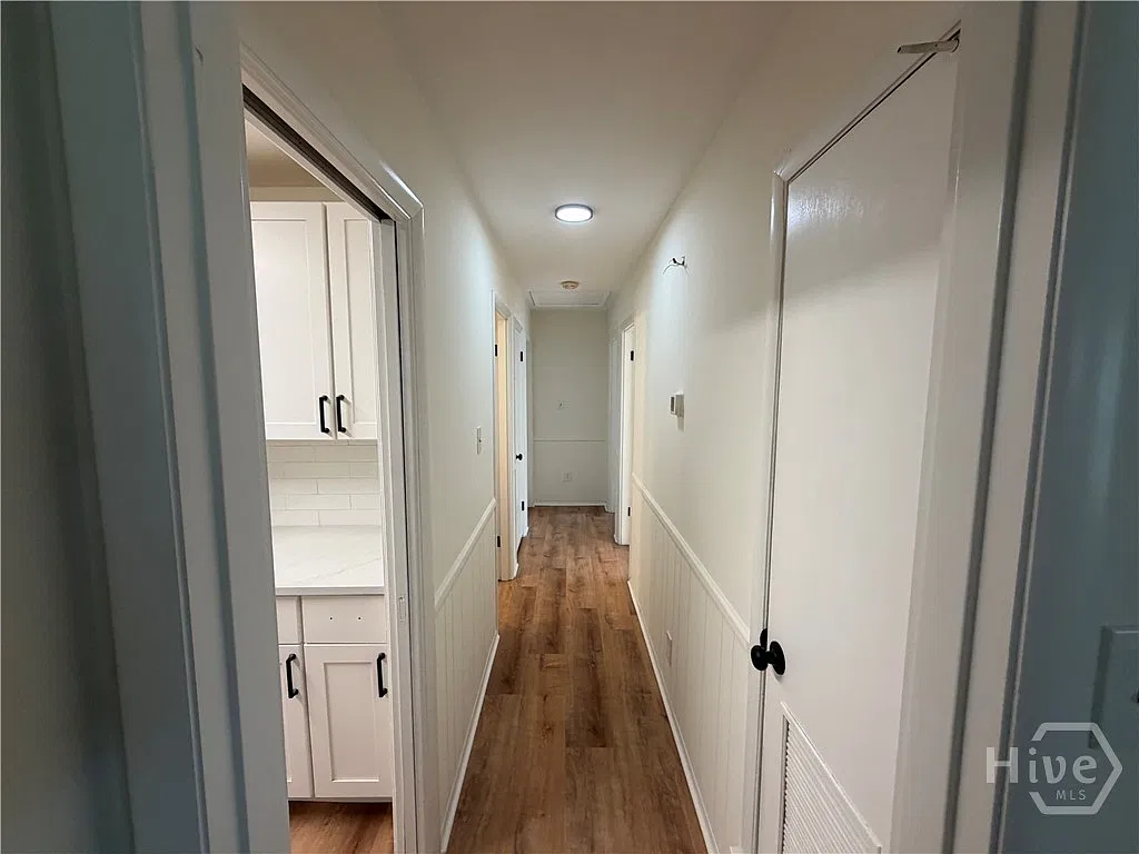 3 bed, 1.0 bath, 1416 sqft, $1,800 — Photo 4
