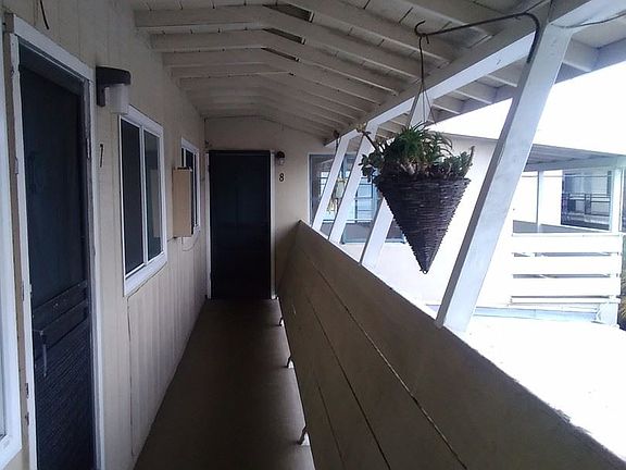 3rd image of 320 7th St APT 8