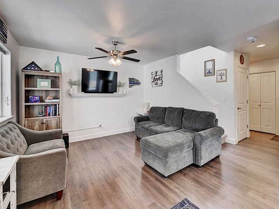 3rd image of 2845 Stacia Ave