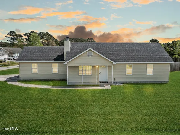 206 Zachary Lane, Hubert, NC 28539