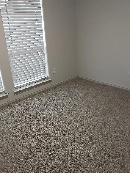 4 bed, 1972 sqft, $1,800 — Photo 3