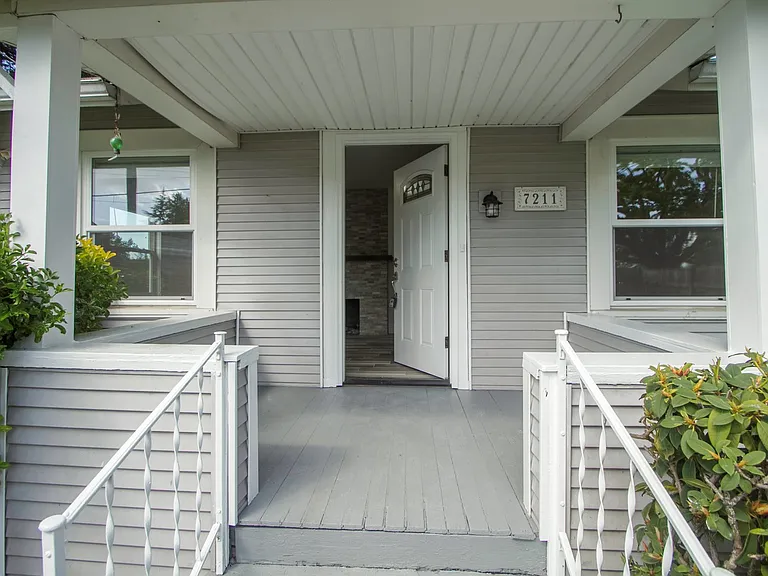 7211 12th Ave NE — Photo 3