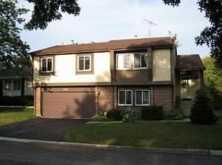 101 Butterfield Ct, Rolling Meadows, IL