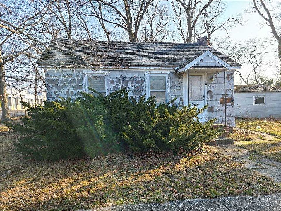 1st image of 11 Jennings Pl