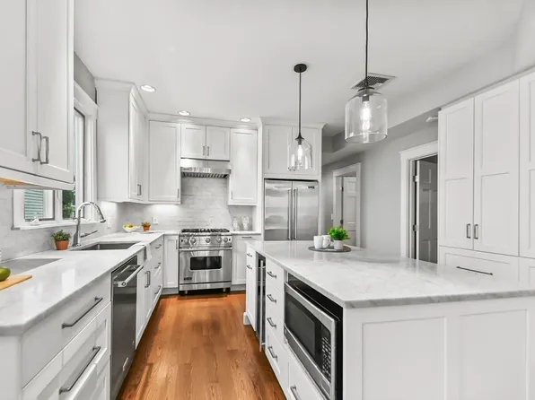 114 Trowbridge St #2, Cambridge, MA 02138