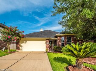 2521 Rusting Creek Dr, Pearland, TX 77584