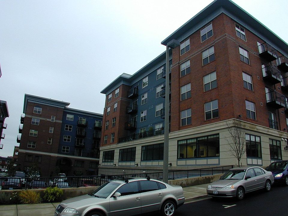 Harris Square Condo, 3rd floor unit