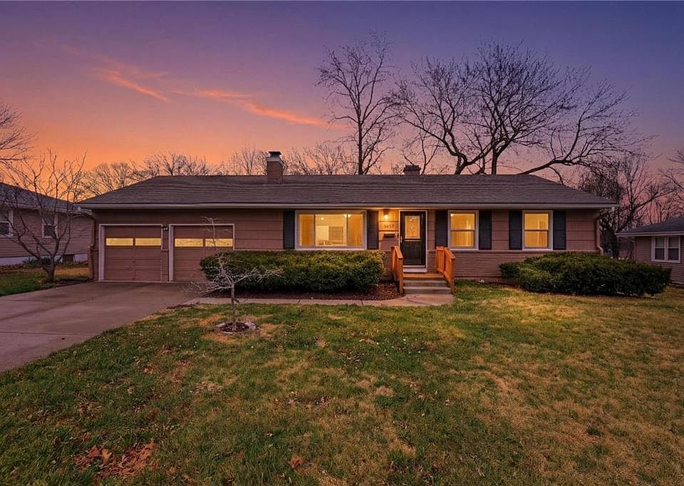 1st image of 4847 NE Chouteau Dr