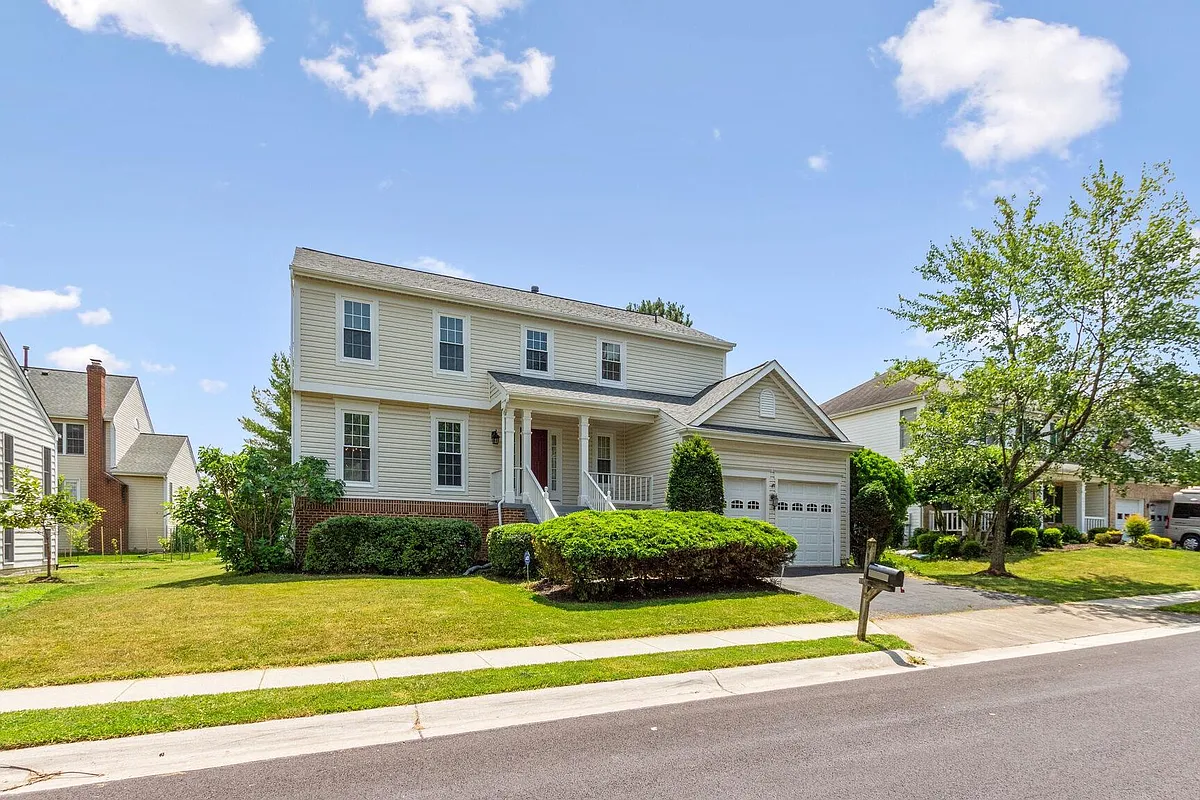 Building Photo - 14113 Silent Wood Way