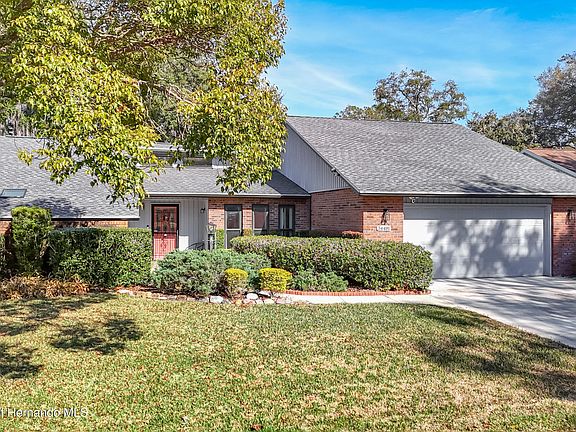 3rd image of 34481 Cedarfield Dr