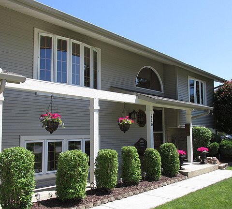 2nd image of 220 W Brantwood Ave