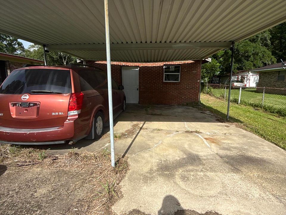 2nd image of 4428 Pine St