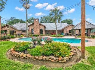 15231 Brush Island Rd, Winnie, TX 77665