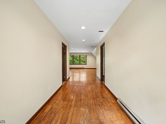 5th image of 147 Kinnelon Rd