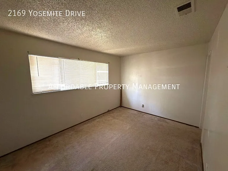 2169 Yosemite Dr — Photo 8