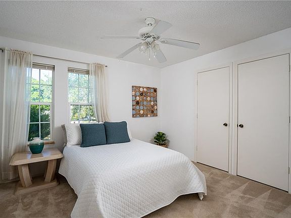 2nd image of 1980 Westminster Cir APT 4