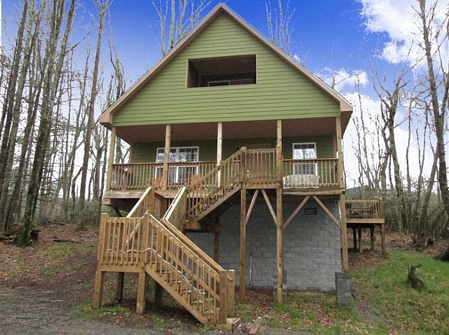 1st image of 227 Greenbriar Rd