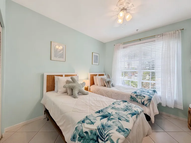 8175 Celeste Dr #1230 — Photo 34