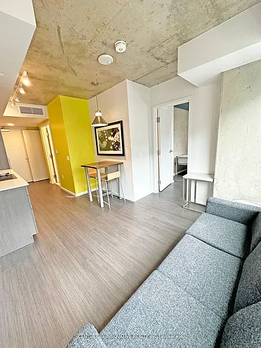 105 Champagne Ave S #1517 Photo 1