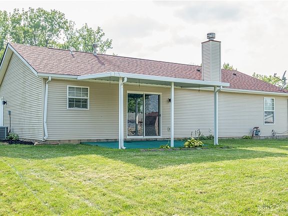 4th image of 761 Fairgrove Way