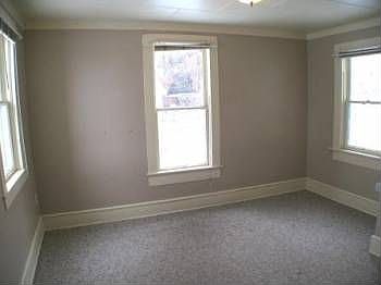 2nd image of 1006 W Pine St