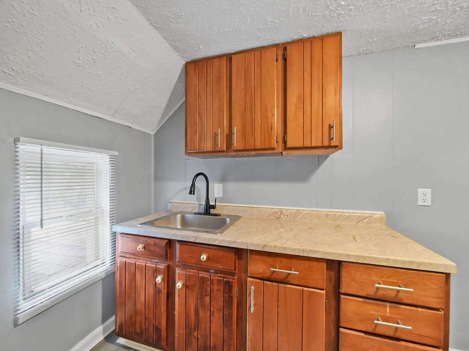 2 bed, 800 sqft, $950 — Photo 3