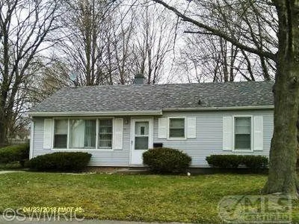 101 Booth Dr, Albion, MI 49224