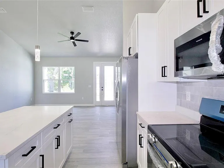 4000 Garienda Ave — Photo 16